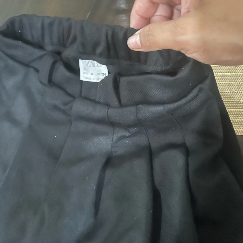 Girls Steve Madden Beige  Braided Sandals , two Zara tops , 1 pleaded skort - Picture 9 of 9